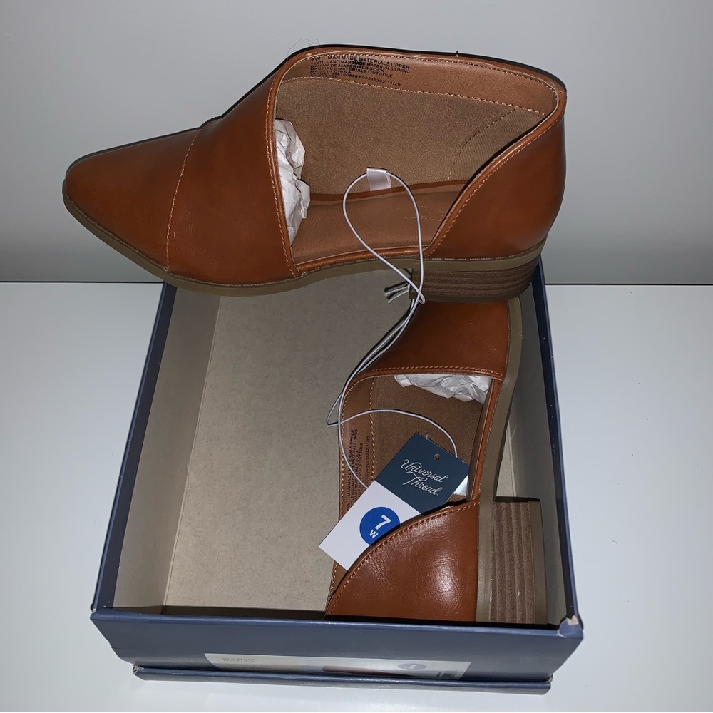 Universal Threads Wenda Boot
